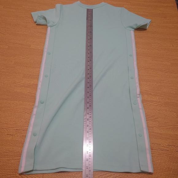 Adidas T-Shirt Dress Short Sleeve Girls 15-16 Years Green Popper Sides Trefoil - Picture 13 of 13